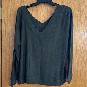 Elegant Deep Green V-Neck Sweater